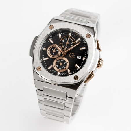 Montre classique de la marque GC Argentée Pour Homme Avec Fond Noir