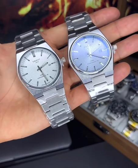 Montre classique de la marque TISSOT Argentée pour Homme