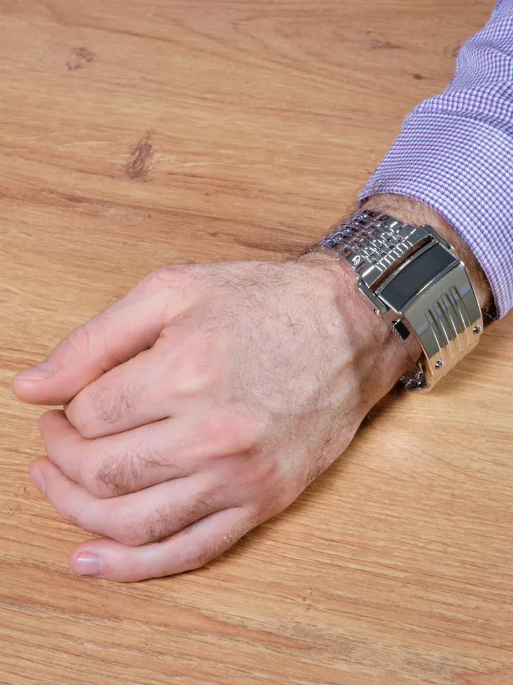 Керемет және минималистік дизайны бар смарт сағат--