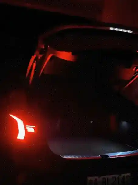 Автоматическая светодиодная лента для багажника — потоковый RGB-свет для вашего автомобиля