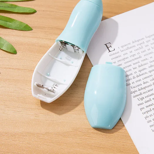 مجموعة العناية بأظافر الأطفال 6 في 1، مبرد أظافر محمول+ توصيل مجاني لحد باب البيت والدفع عند الإستلام.