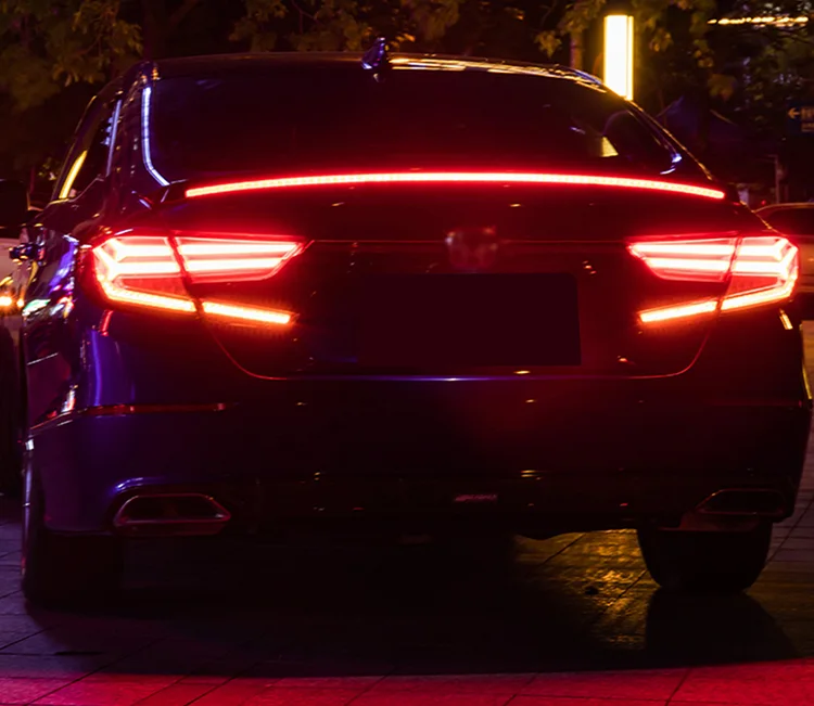 أضواء خلفية للسيارة من ألياف الكربون العالمية + توصيل مجاني لحد باب البيت والدفع عند الإستلام.