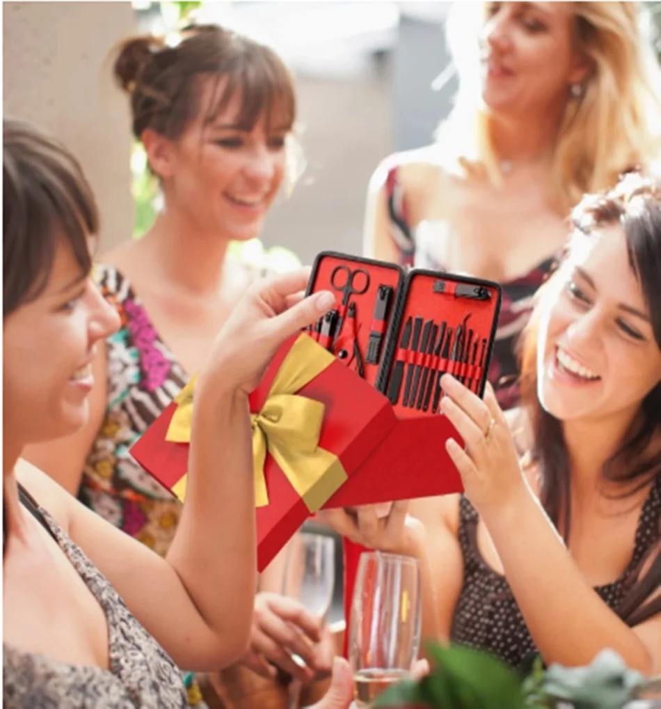 مانيكيرباديكير:أدوات العناية بالأظافر+ توصيل مجاني لحد باب البيت والدفع عند الإستلام