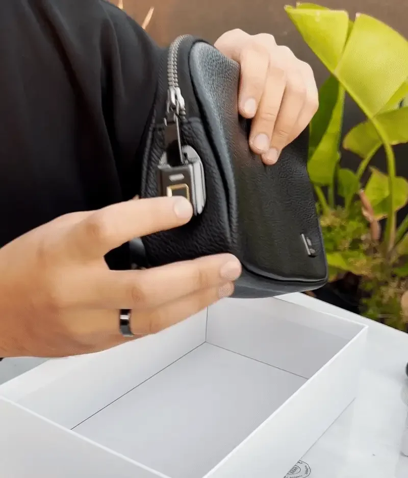 🧰 محفظة فاخرة - أناقة أصيلة من الجلد الطبيعي