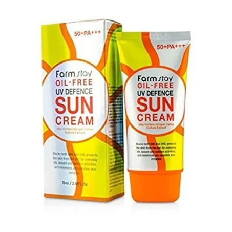 واقي الشمس الخالي من الزيوت من فارم ستاي (Farm Stay Oil-Free UV Defence Sun Cream 70ml)