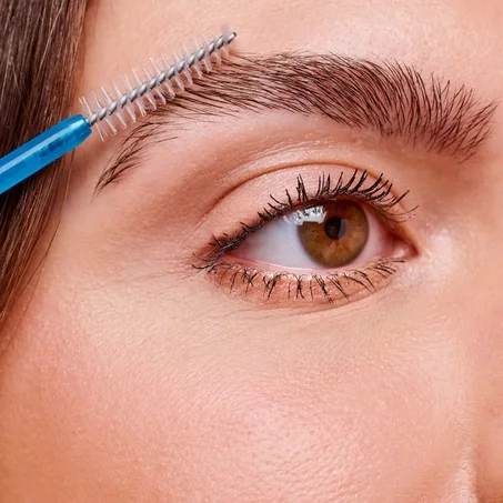 ماسكارا الحواجب والرموش الشفافة من إيسنس (Essence Clear Lash & Brow Gel Mascara)
