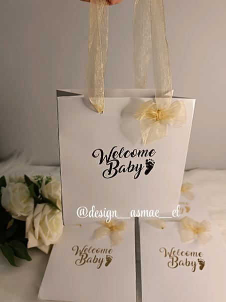 حقيبة هدايا  بتصميم أنيق ومخصص