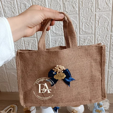 ✨ حقيبة هدايا من الخيش بتصميم أنيق ومخصص