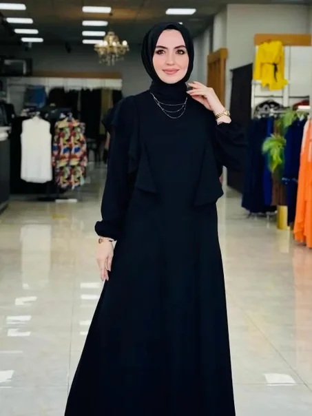 ✨فستان طويل بتصميم عصري وراقي يمنحك مظهراً أنثوياً 💫