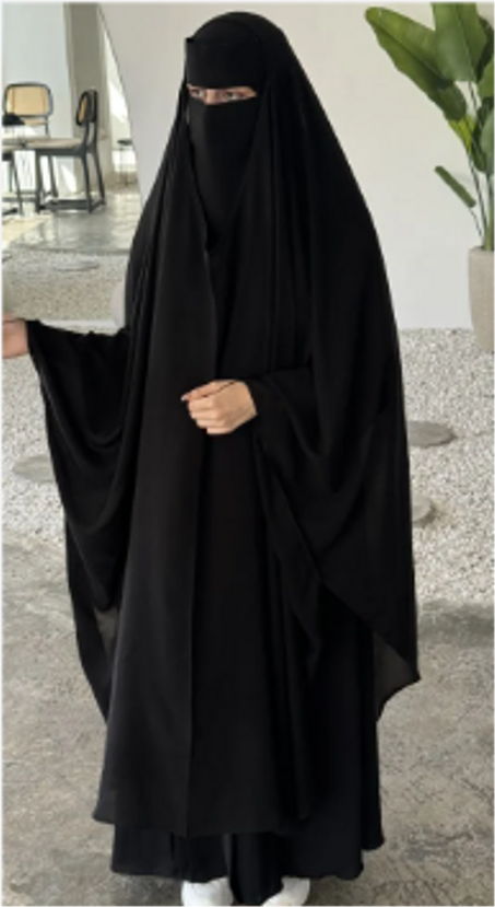 ملابس نسائية عبايات وجلابيات