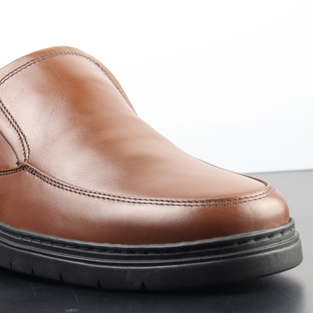 حذاء طبي جلدي