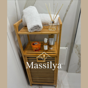 أضف لمسة من التنظيم والأناقة إلى حمامك مع هذه السلة العصرية للغسيل.