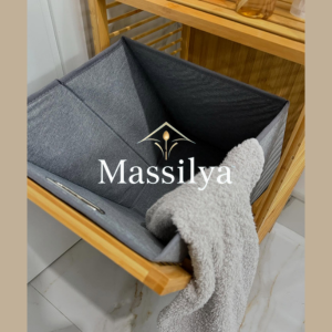 أضف لمسة من التنظيم والأناقة إلى حمامك مع هذه السلة العصرية للغسيل.