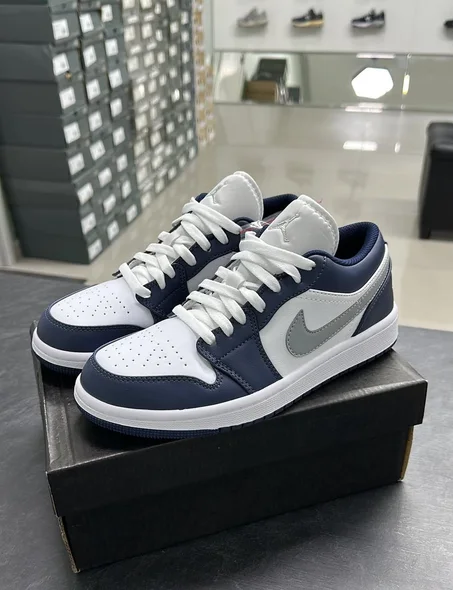 NIKE JORDAN DUNK LOW