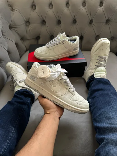 NIKE DUNK LOW SB