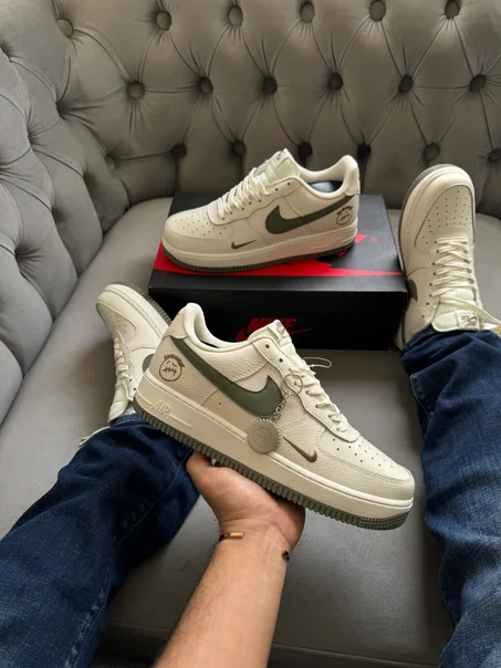 NIKE AIR FORCE 1