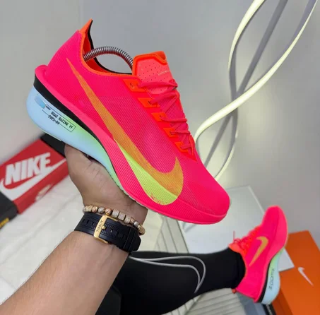 NIKE ZOOM X VAPORT FLY 4
