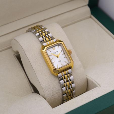 Montre Rolex argentée