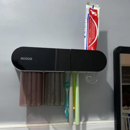 حامل الفرشاة الأسنان