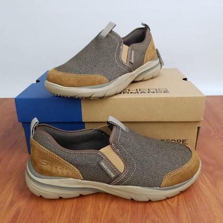 CHAUSSURE SKECHERS RELAXED حذاء سكيتشيرز المريح للرجال\