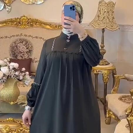 Abaya royale aux détails élégants