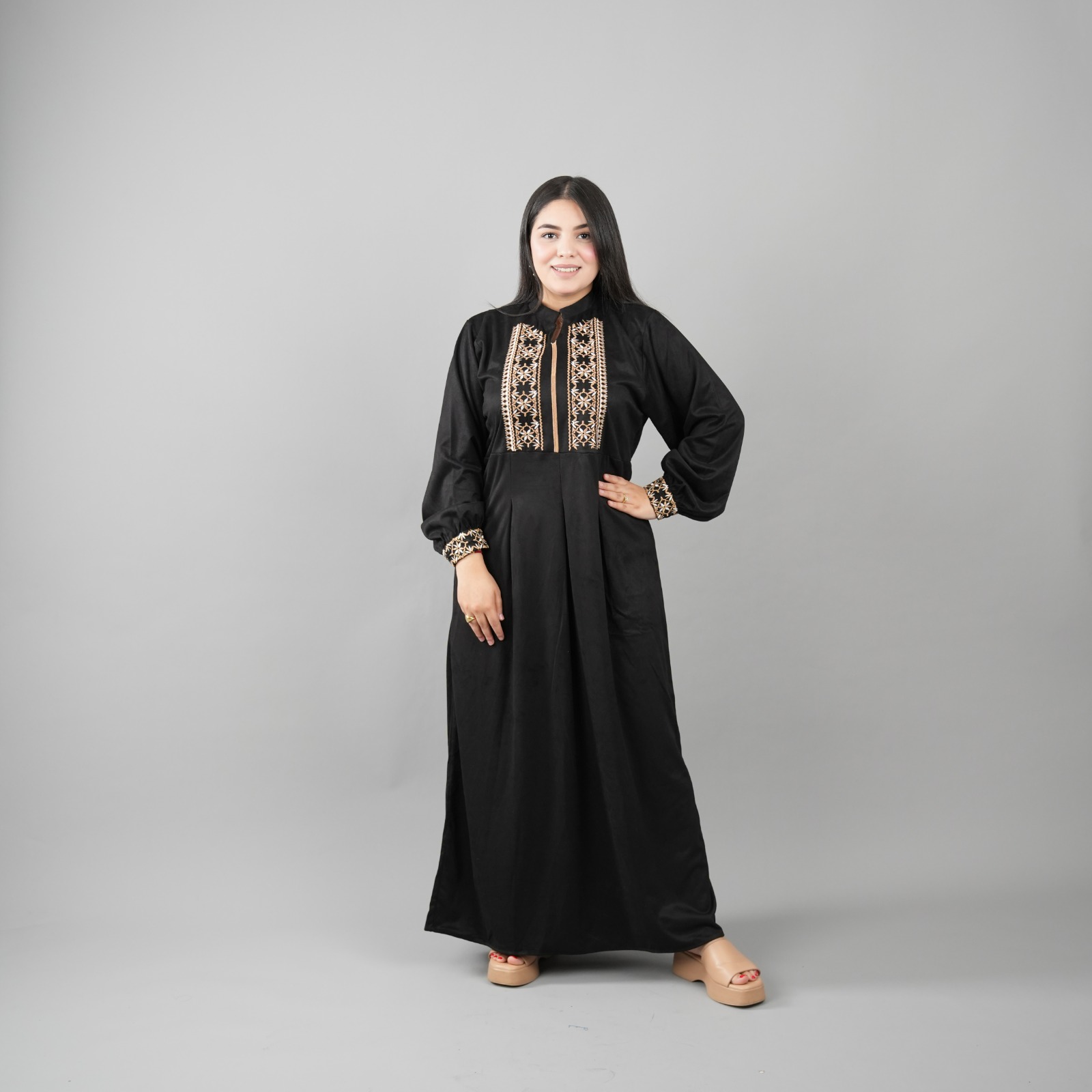 أسود