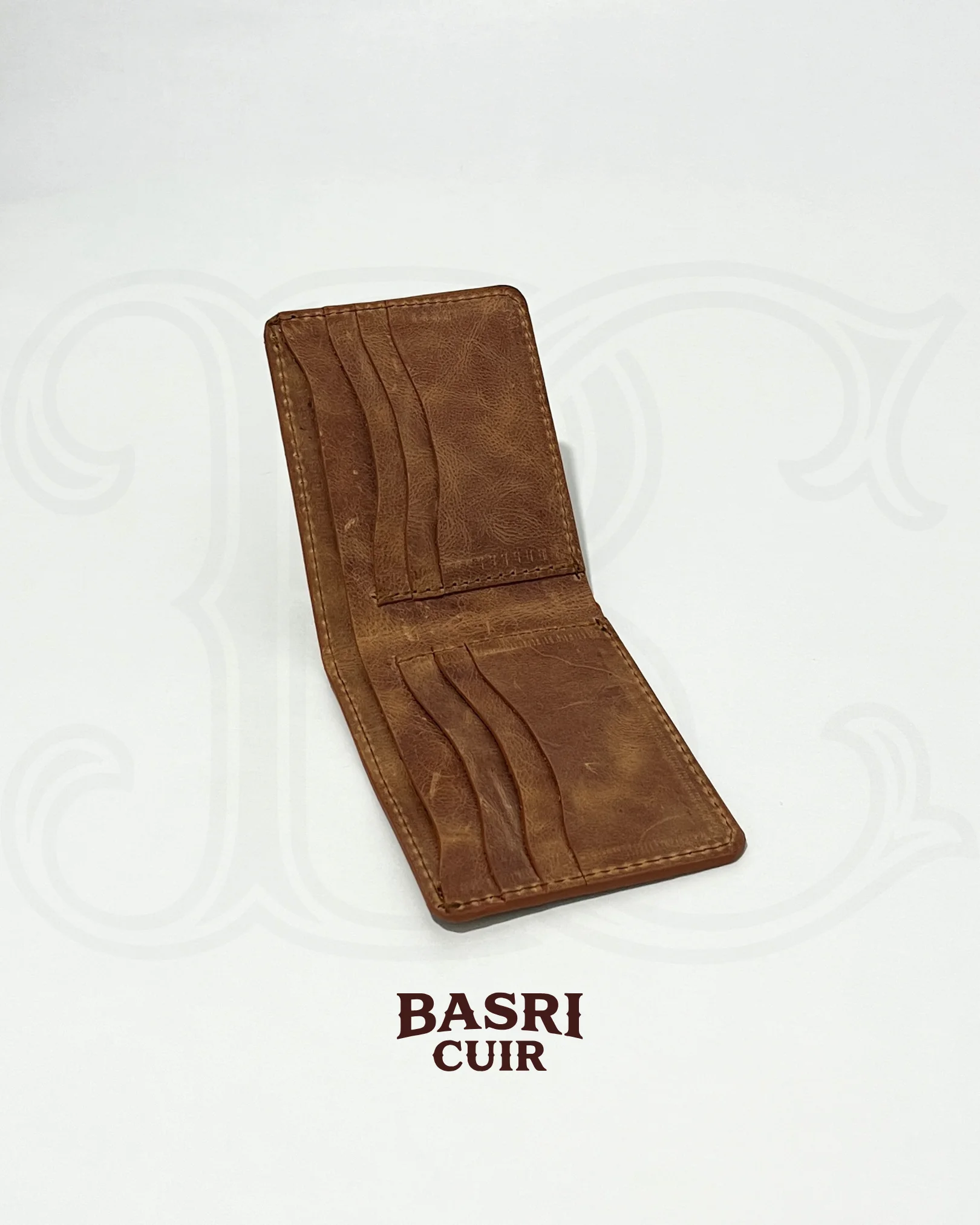 محفظة – لون العسل الدافئ