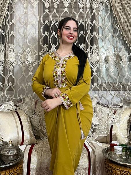 قفطان عقاد مطروز