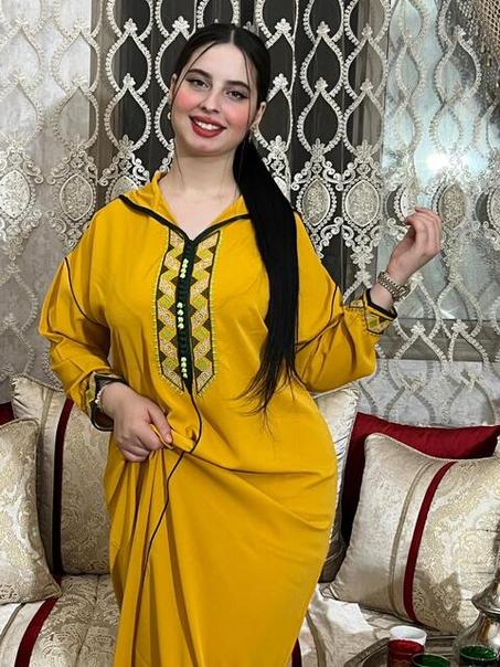 جلابة مغربية  أنيقة بالعقاد نص طوق