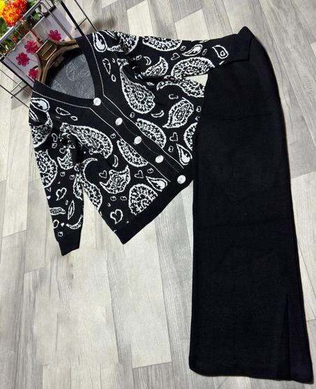 طقم كاجوال نسائي بنقشة مميزة