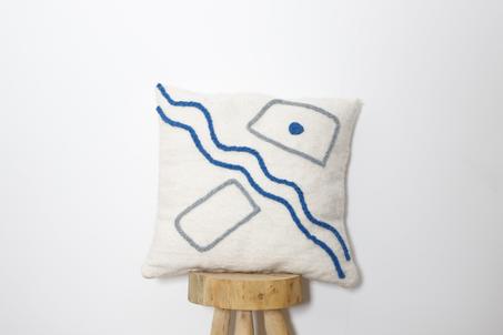 Housses de Coussins Marocaines: Élégance Artisanale en Coton, Laine et Soie