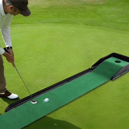 بساط غولف أخضر