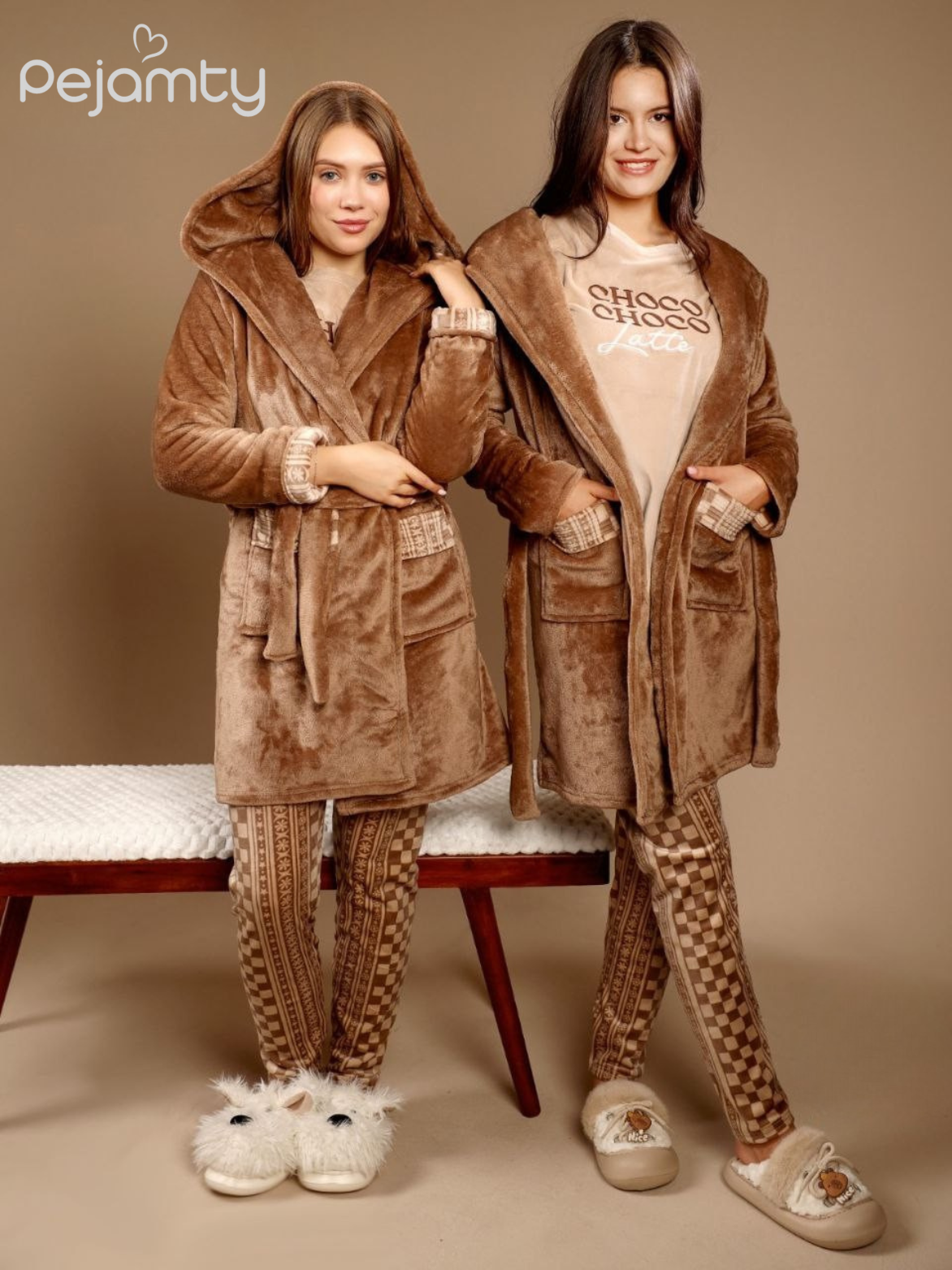 Pyjama Femme en Velours Confort et Élégance pour des Moments Détente