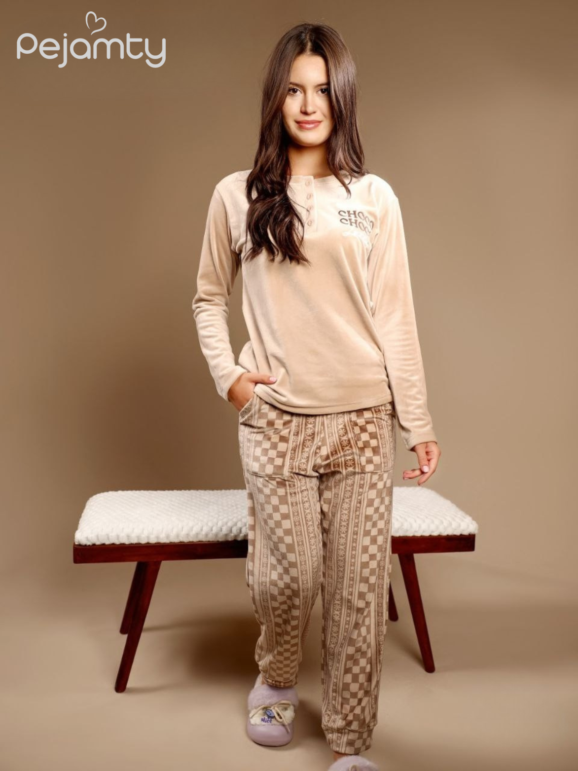 Pyjama Femme en Velours Confort Douillet et Élégance pour des Soirées Cocooning