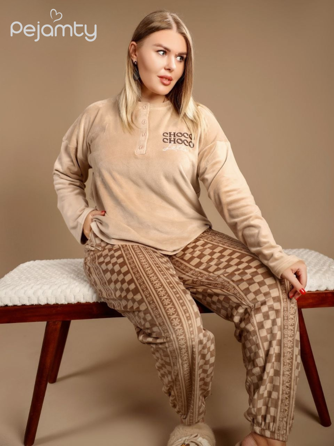 Pyjama Femme en Velours Confort Douillet et Élégance pour des Soirées Cocooning