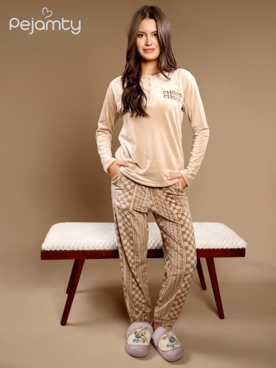 Pyjama Femme en Velours Confort Douillet et Élégance pour des Soirées Cocooning