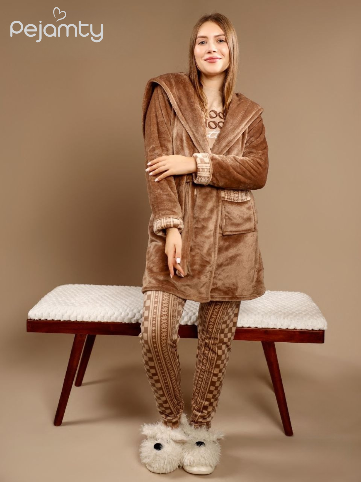 Pyjama Femme en Velours Confort et Élégance pour des Moments Détente