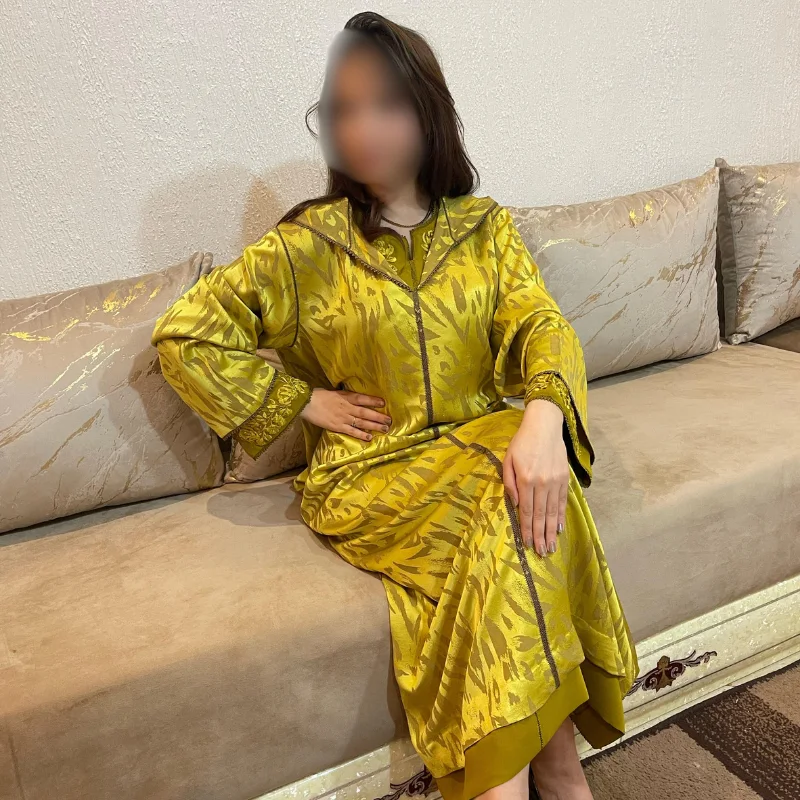 الكمخة: ثوب الملوك والأميرات/جلابة من قطعتين VERT OLIVE