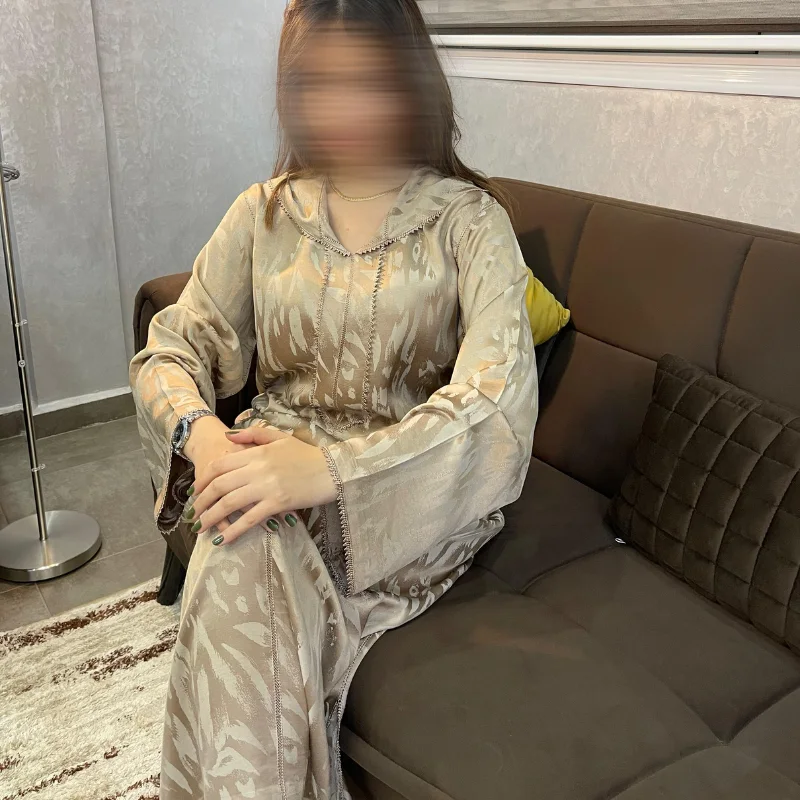 الكمخة: ثوب الملوك والأميرات/جلابة من قطعة واحدة  BEIGE FONCÉE