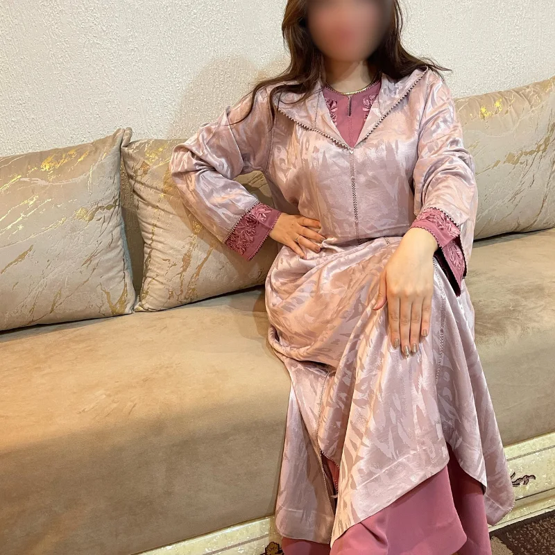 الكمخة: ثوب الملوك والأميرات/جلابة من قطعتين CASHER