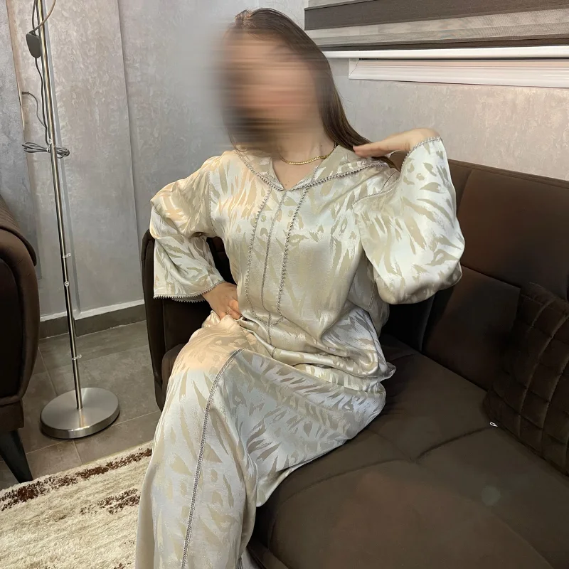 الكمخة: ثوب الملوك والأميرات/جلابة من قطعة واحدة BEIGE