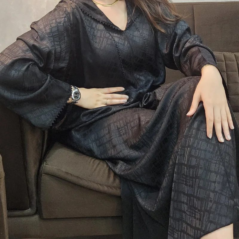 NOIR جلابة من قطعة واحدة كمخة