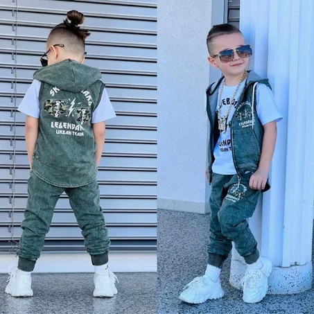 جيلي، تيشورت وسروال للأولاد بين 3 و 10 سنة