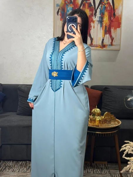 قفطان مطروز عصري بتصميم انيق ومميز