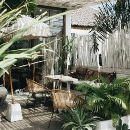 المنزل و الحديقة