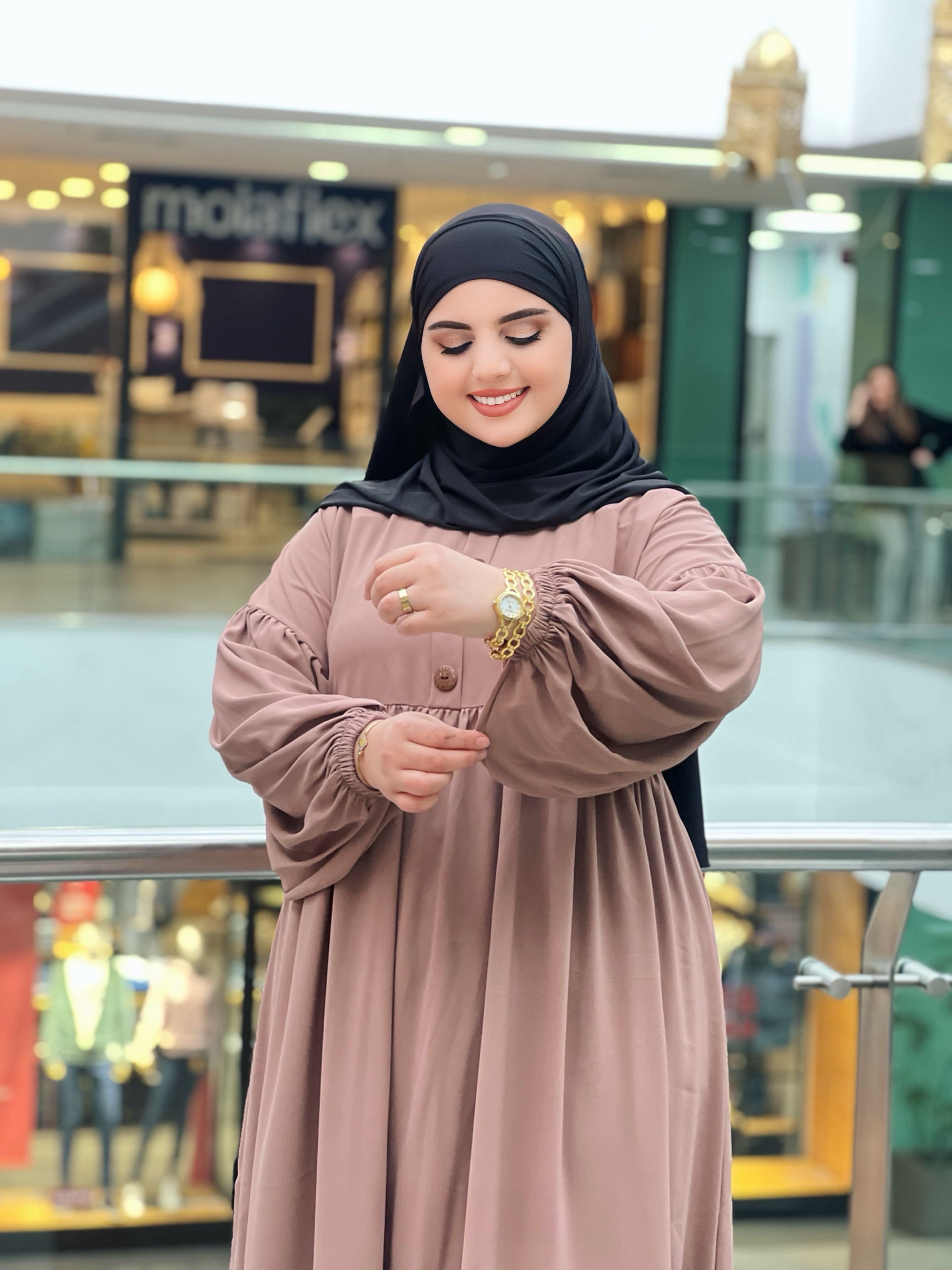 ✨ عباية صدفة بحلة جديدة ✨ (copy)