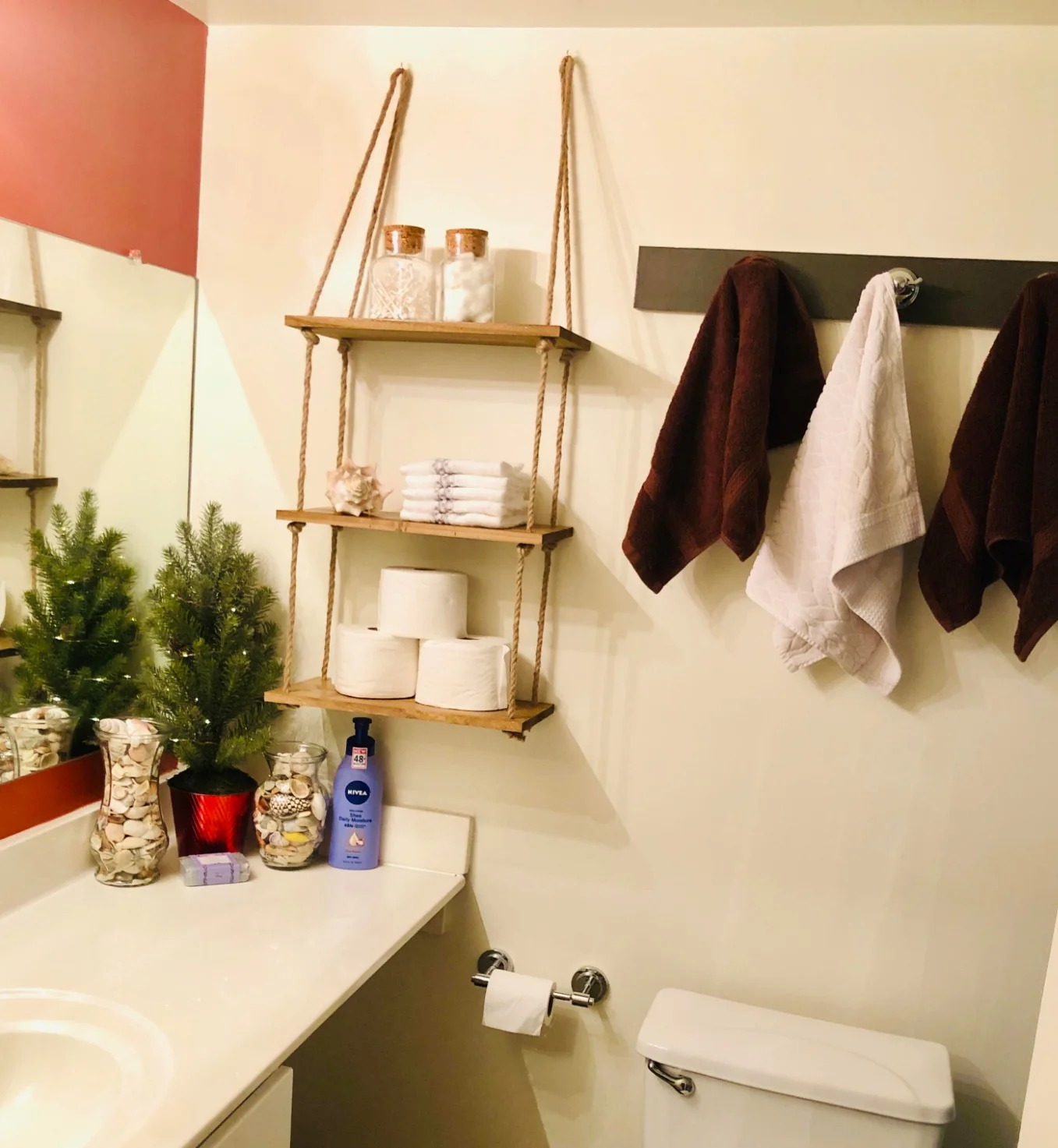 أرفف حائط معلقة + التوصيل مجاني