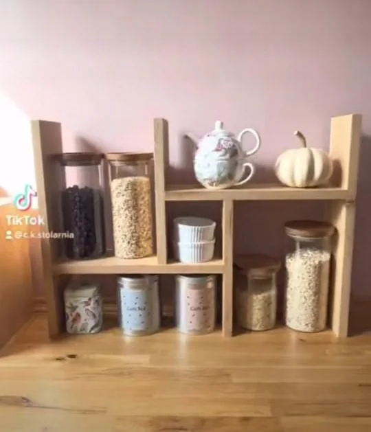 Épices Chic : Organisateur de Cuisine en Bois