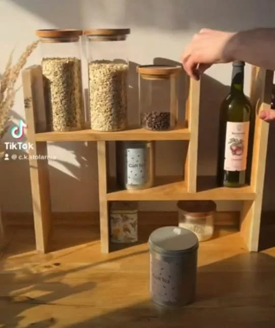 Épices Chic : Organisateur de Cuisine en Bois