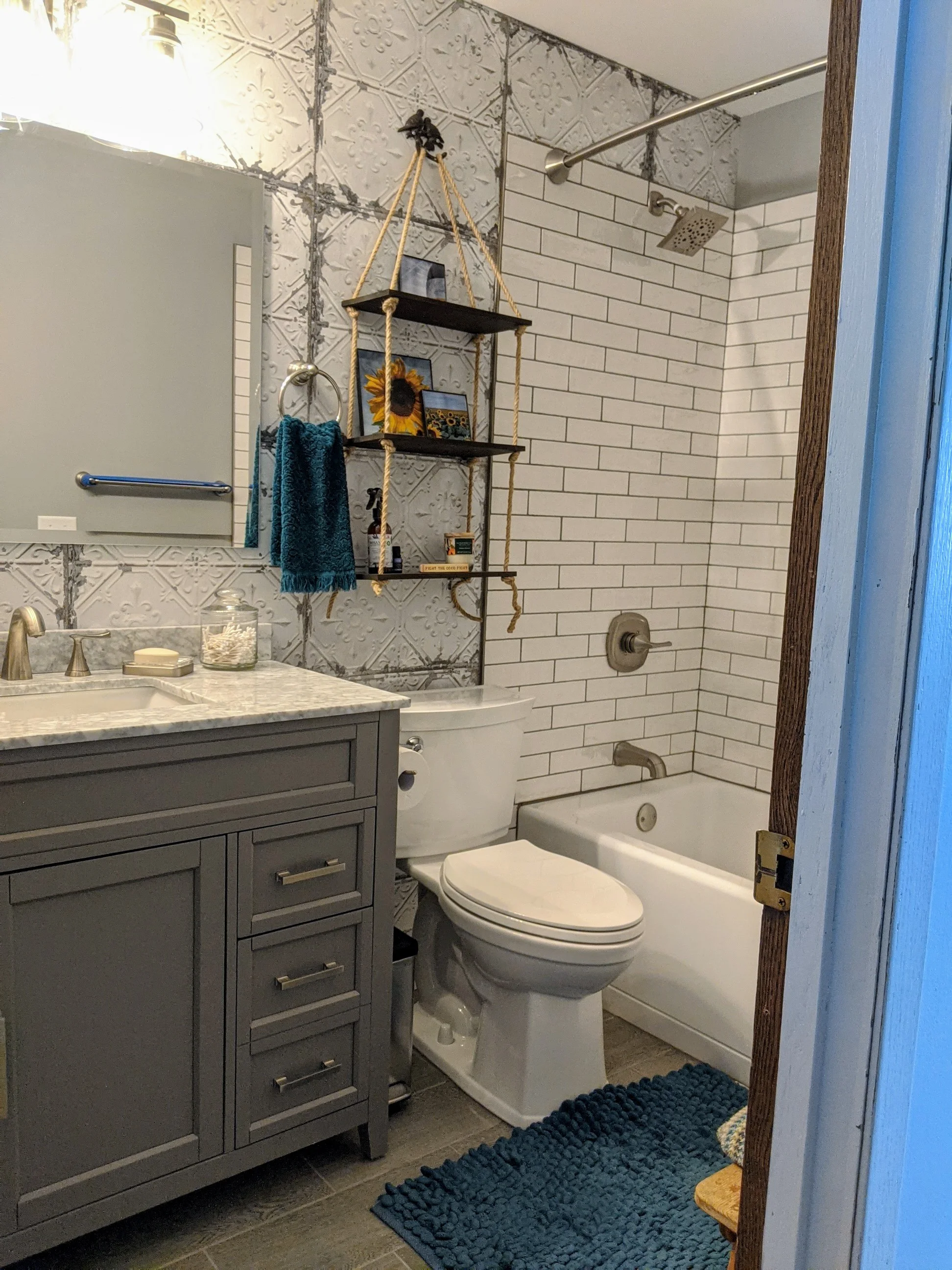 أرفف حائط معلقة + التوصيل مجاني